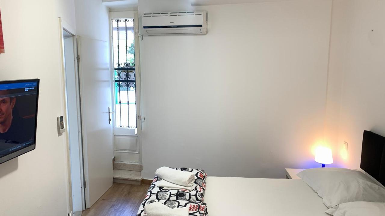 Hostel Split Bagian luar foto
