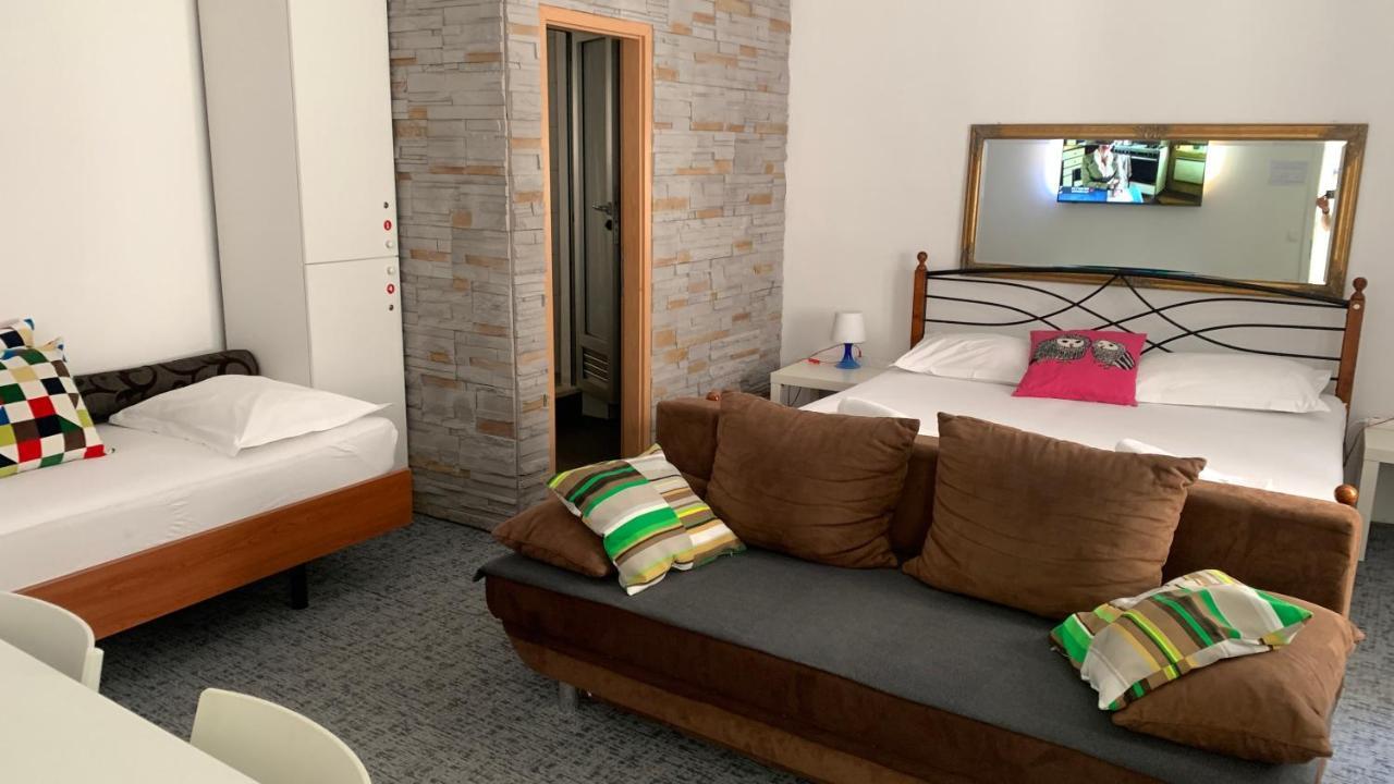 Hostel Split Bagian luar foto