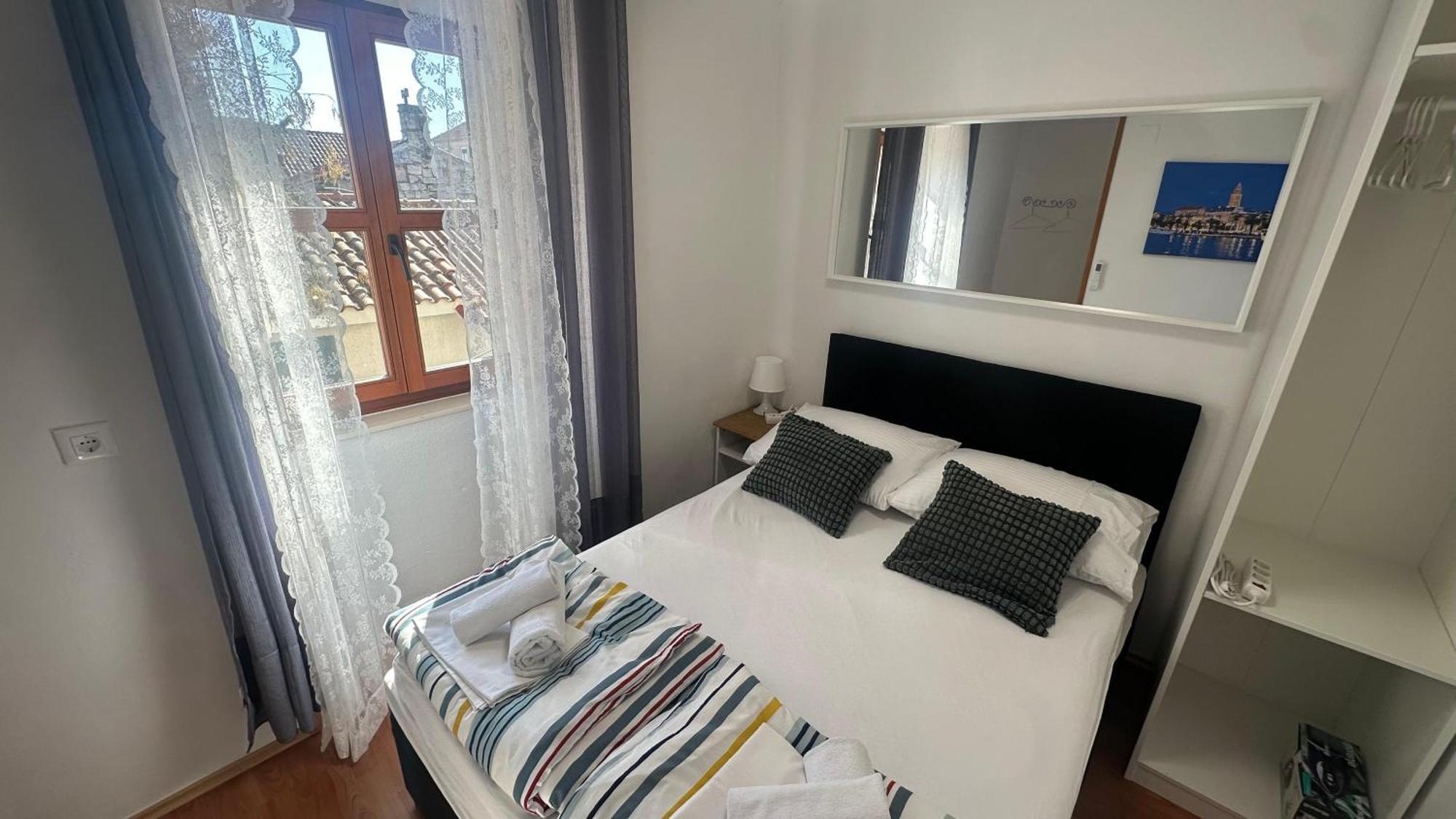 Hostel Split Bagian luar foto
